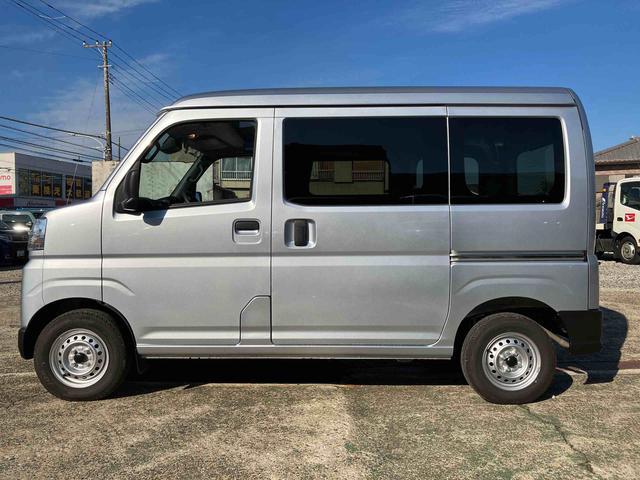 ハイゼットカーゴ DX マニュアル車/衝突回避支援システム/オートハイビーム/横滑り防止装置/コーナーセンサー/スペアタイヤ/AM・FMラジオ/マニュアルエアコン/アイドリングストップ/キーレス/オーバーヘッドシェルフ(19枚目)