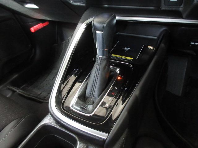 ヴェゼル ｅ：ＨＥＶＺ　禁煙車・ナビ・ドラレコ・ＥＴＣ　スマキ　Ｐトランク　フルオートエアコン　Ｄレコ　エアバッグ　両席エアバック　Ｒカメ　パワーウィンドウ　ＬＥＤランプ　クルーズＣ　ナビ＆ＴＶ　キーレスエントリー　ＥＴＣ付（13枚目）