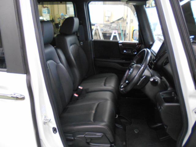 N-BOXカスタム Lターボ 禁煙/ワンオーナー/サポカー/渋滞追従/2トーンカラー/特別仕様車コーディネートスタイル/左右シートヒーター/純正9インチナビ&リヤカメラ&前後ドラレコ/Bluetooth/ETC 地デジチューナー(19枚目)