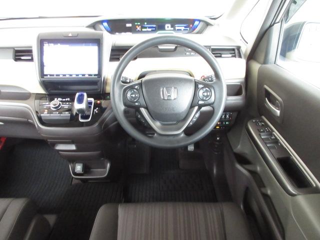 フリードハイブリッド ハイブリッド・Gホンダセンシング 禁煙車 LEDヘッドライト ETC スマートキー 純正ナビ リアカメラ ドラレコ 軽減ブレーキ キーフリーシステム 1オ-ナ- 記録簿 DVD再生可能 サイドカーテンエアバック ECON Aクルーズ(7枚目)