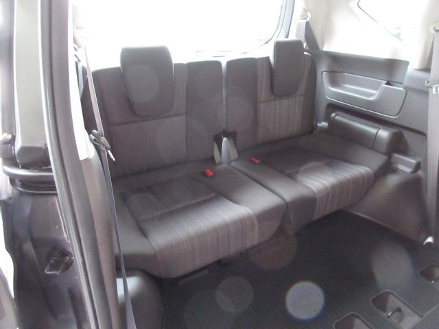 フリードハイブリッド ハイブリッド・Gホンダセンシング 禁煙車 LEDヘッドライト ETC スマートキー 純正ナビ リアカメラ ドラレコ 軽減ブレーキ キーフリーシステム 1オ-ナ- 記録簿 DVD再生可能 サイドカーテンエアバック ECON Aクルーズ(17枚目)