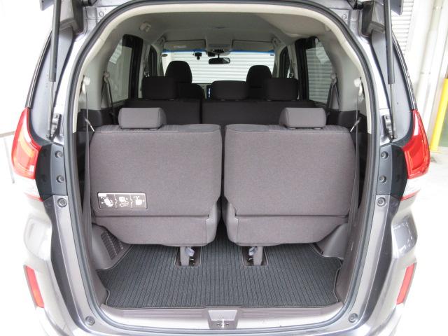 フリードハイブリッド ハイブリッド・Gホンダセンシング 禁煙車 LEDヘッドライト ETC スマートキー 純正ナビ リアカメラ ドラレコ 軽減ブレーキ キーフリーシステム 1オ-ナ- 記録簿 DVD再生可能 サイドカーテンエアバック ECON Aクルーズ(18枚目)