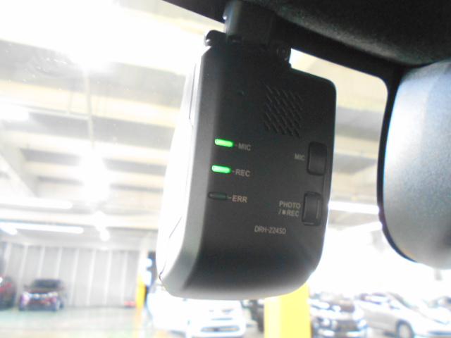 Ｎ－ＢＯＸカスタム ベースグレード　禁煙車　元デモカー　ＣＯＮＮＥＣＴ対応９インチナビ　純正ドラレコ（２カメラ）　ＥＴＣ　リア左側パワースライドドア　ＵＳＢ接続　ＣＭＢＳ　Ｄレコ　１オーナー　ベンチシート　オートエアコン　スマートキ（4枚目）