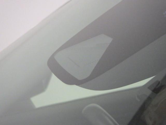 ヴェゼル e:HEVZ 禁煙車 衝突回避支援ブレーキ機能 スマキ Pトランク フルオートエアコン Dレコ エアバッグ 両席エアバック Rカメ パワーウィンドウ LEDランプ ソナー クルーズC ナビ&TV キーレスエントリー(15枚目)