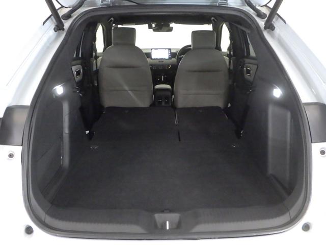 ヴェゼル e:HEVZ・PLaYパッケージ 禁煙車 オートクルーズコントロール LEDヘッド リヤカメラ 横滑り防止装置 ETC シートヒーター スマートキー 両席エアバック サイドカーテンエアバック(19枚目)