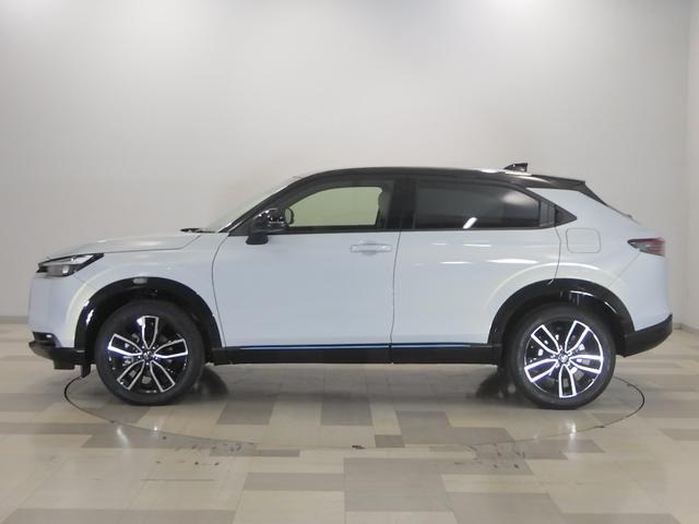 ヴェゼル e:HEVZ・PLaYパッケージ 禁煙車 オートクルーズコントロール LEDヘッド リヤカメラ 横滑り防止装置 ETC シートヒーター スマートキー 両席エアバック サイドカーテンエアバック(25枚目)