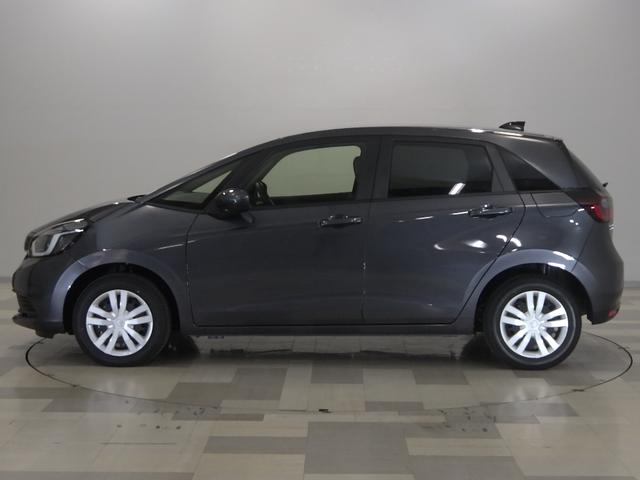 フィット e:HEVホーム 禁煙車/元デモカー/LEDヘッドライト/ホンダセンシング/ドラレコ 助手席エアバッグ 運転席エアバッグ アイドリングストップ LEDライト バックカメラ ABS サイドエアバッグ フルセグTV 記録簿(27枚目)