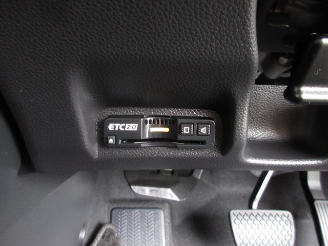 ヴェゼル e:HEVZ 禁煙車 衝突回避支援ブレーキ機能 1オナ スマキ Pトランク フルオートエアコン Dレコ エアバッグ 両席エアバック Rカメ 記録簿付 パワーウィンドウ LEDランプ ソナー クルーズC ナビ&TV(4枚目)