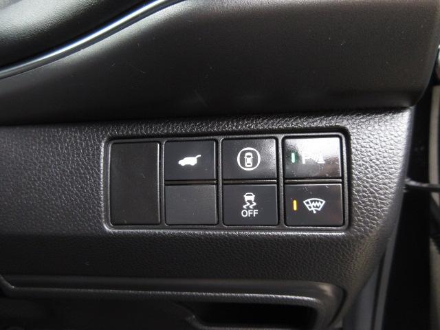 ヴェゼル e:HEVZ 禁煙車 衝突回避支援ブレーキ機能 1オナ スマキ Pトランク フルオートエアコン Dレコ エアバッグ 両席エアバック Rカメ 記録簿付 パワーウィンドウ LEDランプ ソナー クルーズC ナビ&TV(11枚目)