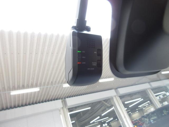 ステップワゴン スパーダ 禁煙車 キーレスエントリー WAC 両側Pスライドドア パワーゲート リアカメラ ターボ車 フルセグテレビ パワーステアリング オートエアコン ウォークスルー ETC車載器 サイドカーテンエアバック(5枚目)