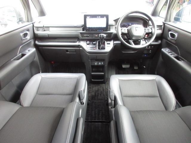 ステップワゴン スパーダ 禁煙車 キーレスエントリー WAC 両側Pスライドドア パワーゲート リアカメラ ターボ車 フルセグテレビ パワーステアリング オートエアコン ウォークスルー ETC車載器 サイドカーテンエアバック(13枚目)