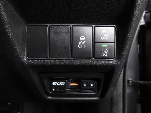 ステップワゴンスパーダ ｅ：ＨＥＶスパーダＧ・ＥＸホンダセンシング　禁煙車　エアバック　地デジ　クルコン　サイドエアバッグ　シ－トヒ－タ－　衝突軽減システム　スマキー　ＬＥＤランプ　ドラレコ　ＵＳＢ接続　ＡＢＳ　キーレス　フルオートエアコン　ＥＴＣ　三列シート　イモビ（6枚目）