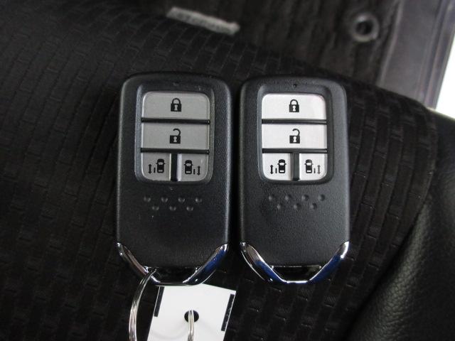 ステップワゴンスパーダ ｅ：ＨＥＶスパーダＧ・ＥＸホンダセンシング　禁煙車　エアバック　地デジ　クルコン　サイドエアバッグ　シ－トヒ－タ－　衝突軽減システム　スマキー　ＬＥＤランプ　ドラレコ　ＵＳＢ接続　ＡＢＳ　キーレス　フルオートエアコン　ＥＴＣ　三列シート　イモビ（15枚目）