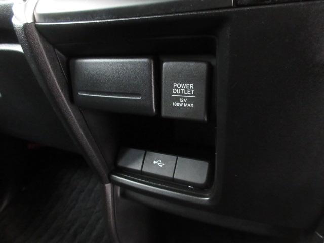 ステップワゴンスパーダ ｅ：ＨＥＶスパーダＧ・ＥＸホンダセンシング　禁煙車　エアバック　地デジ　クルコン　サイドエアバッグ　シ－トヒ－タ－　衝突軽減システム　スマキー　ＬＥＤランプ　ドラレコ　ＵＳＢ接続　ＡＢＳ　キーレス　フルオートエアコン　ＥＴＣ　三列シート　イモビ（17枚目）