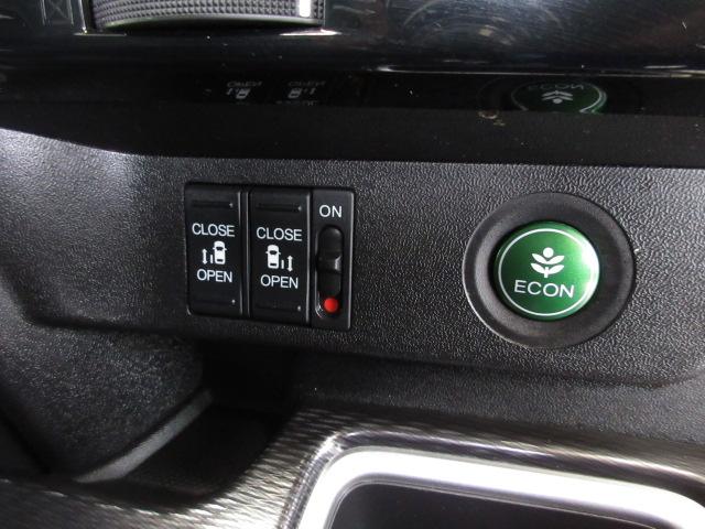 ステップワゴンスパーダ ｅ：ＨＥＶスパーダＧ・ＥＸホンダセンシング　禁煙車　エアバック　地デジ　クルコン　サイドエアバッグ　シ－トヒ－タ－　衝突軽減システム　スマキー　ＬＥＤランプ　ドラレコ　ＵＳＢ接続　ＡＢＳ　キーレス　フルオートエアコン　ＥＴＣ　三列シート　イモビ（18枚目）