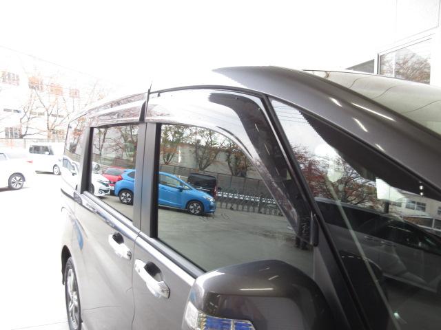 ステップワゴンスパーダ ｅ：ＨＥＶスパーダＧ・ＥＸホンダセンシング　禁煙車　エアバック　地デジ　クルコン　サイドエアバッグ　シ－トヒ－タ－　衝突軽減システム　スマキー　ＬＥＤランプ　ドラレコ　ＵＳＢ接続　ＡＢＳ　キーレス　フルオートエアコン　ＥＴＣ　三列シート　イモビ（21枚目）