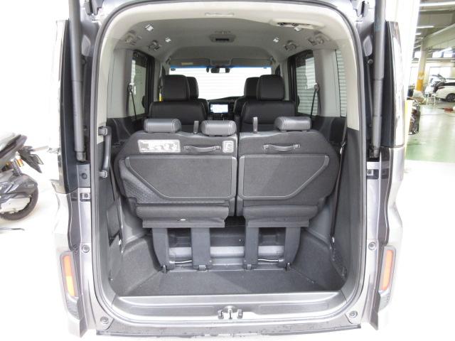 ステップワゴンスパーダ ｅ：ＨＥＶスパーダＧ・ＥＸホンダセンシング　禁煙車　エアバック　地デジ　クルコン　サイドエアバッグ　シ－トヒ－タ－　衝突軽減システム　スマキー　ＬＥＤランプ　ドラレコ　ＵＳＢ接続　ＡＢＳ　キーレス　フルオートエアコン　ＥＴＣ　三列シート　イモビ（31枚目）