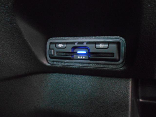 N-BOXカスタム ベースグレード 禁煙車 USB接続 CMBS Dレコ 1オーナー ベンチシート オートエアコン スマートキ LED 盗難防止装置 クルコン ETC バックカメラ フルセグTV パワーステアリング エアバッグ ESC(6枚目)