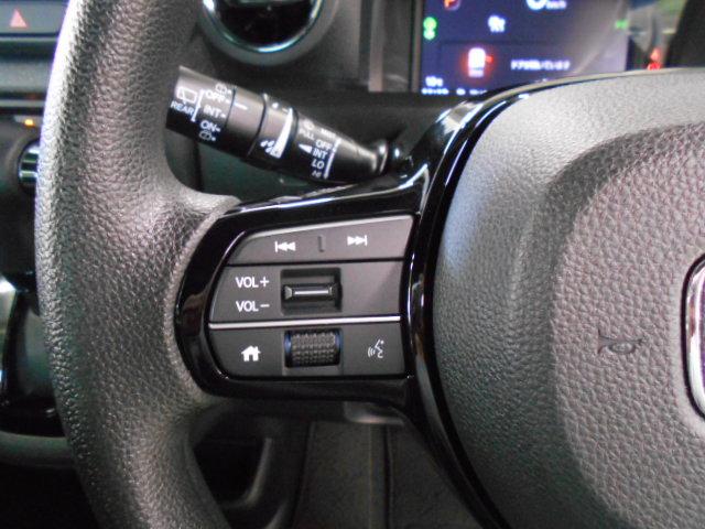 N-BOXカスタム ベースグレード 禁煙車 USB接続 CMBS Dレコ 1オーナー ベンチシート オートエアコン スマートキ LED 盗難防止装置 クルコン ETC バックカメラ フルセグTV パワーステアリング エアバッグ ESC(8枚目)