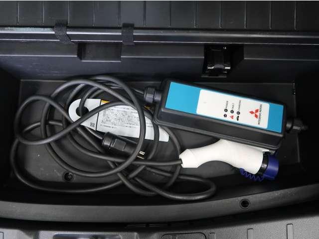 アウトランダーPHEV Gプラスパッケージ ☆禁煙☆残存率85☆スマホ連携ナビ☆1500W給電☆誤発進抑制☆後側方検知 レ-ダ-クル-ズ☆マルチアラウンドモニター☆電動リヤゲ-ト☆ ETC2.0☆オ-トハイビ-ム☆LEDライト☆フルセグTV(14枚目)