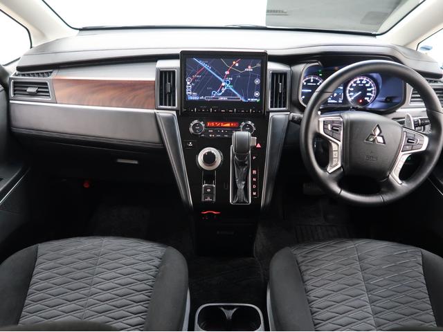 デリカＤ：５ Ｐ　禁煙☆８人☆純正ナビ☆電動サイドステップ☆誤発進抑制☆後側方検知☆マルチアラウンドモニタ－☆ＬＥＤライト☆オ－トハイビ－ム☆レ－ダ－クル－ズ☆電動リヤゲ－ト☆シ－トヒ－ター☆ＥＴＣ２．０☆車検整備付（5枚目）