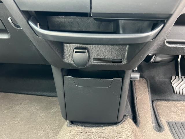 デイズ X 純正ナビ TV アラウンドビューモニター オートエアコン ETC ドラレコ前後 コーナーセンサー ベンチシート アイドリングストップ(27枚目)