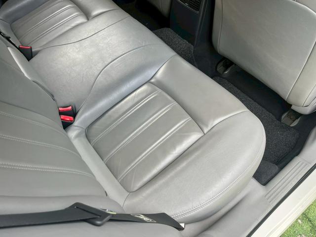 クライスラー・３００Ｃツーリング ３．５　２００６年モデル　右Ｈ　カロッツェリアナビ　フルセグテレビ　ＢＴオーディオ　バックモニター　デジタルミラー　レザーシート　メモリー付パワーシート　シートヒーター　ステアリングスイッチ　リモコンキー（29枚目）