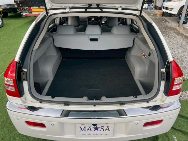 クライスラー・３００Ｃツーリング ３．５　２００６年モデル　右Ｈ　カロッツェリアナビ　フルセグテレビ　ＢＴオーディオ　バックモニター　デジタルミラー　レザーシート　メモリー付パワーシート　シートヒーター　ステアリングスイッチ　リモコンキー（33枚目）