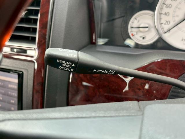 クライスラー・３００Ｃツーリング ３．５　２００６年モデル　右Ｈ　カロッツェリアナビ　フルセグテレビ　ＢＴオーディオ　バックモニター　デジタルミラー　レザーシート　メモリー付パワーシート　シートヒーター　ステアリングスイッチ　リモコンキー（47枚目）