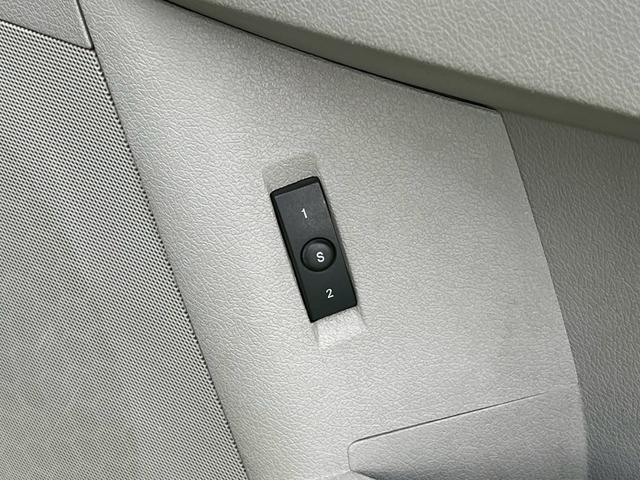 クライスラー・３００Ｃツーリング ３．５　２００６年モデル　右Ｈ　カロッツェリアナビ　フルセグテレビ　ＢＴオーディオ　バックモニター　デジタルミラー　レザーシート　メモリー付パワーシート　シートヒーター　ステアリングスイッチ　リモコンキー（51枚目）