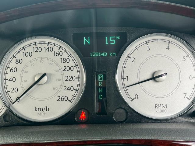 クライスラー・３００Ｃツーリング ３．５　２００６年モデル　右Ｈ　カロッツェリアナビ　フルセグテレビ　ＢＴオーディオ　バックモニター　デジタルミラー　レザーシート　メモリー付パワーシート　シートヒーター　ステアリングスイッチ　リモコンキー（52枚目）