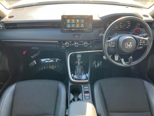 ヴェゼル ｅＨＥＶ　Ｚ　純正　８インチ　ＳＤナビ／衝突安全装置／シートヒーター　前席／車線逸脱防止支援システム／シート　ハーフレザー／電動バックドア／ドライブレコーダー　３６０°／ヘッドランプ　ＬＥＤ／ＵＳＢジャック（4枚目）