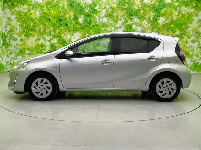 アクア Ｓスタイルブラック　純正　ＳＤナビ／衝突安全装置／車線逸脱防止支援システム／ヘッドランプ　ＨＩＤ／Ｂｌｕｅｔｏｏｔｈ接続／ＥＴＣ／ＥＢＤ付ＡＢＳ／横滑り防止装置／アイドリングストップ／バックモニター／ワンセグＴＶ　禁煙車（2枚目）