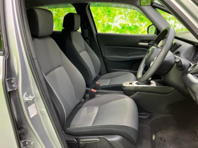 フィット eHEVベーシック 新品タイヤ/保証書/衝突安全装置/車線逸脱防止支援システム/ヘッドランプ LED/ETC/EBD付ABS/横滑り防止装置/アイドリングストップ/クルーズコントロール/エアバッグ 運転席 レーンアシスト(4枚目)