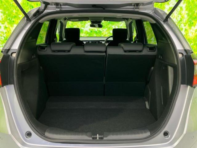 フィット eHEVベーシック 新品タイヤ/保証書/衝突安全装置/車線逸脱防止支援システム/ヘッドランプ LED/ETC/EBD付ABS/横滑り防止装置/アイドリングストップ/クルーズコントロール/エアバッグ 運転席 レーンアシスト(8枚目)