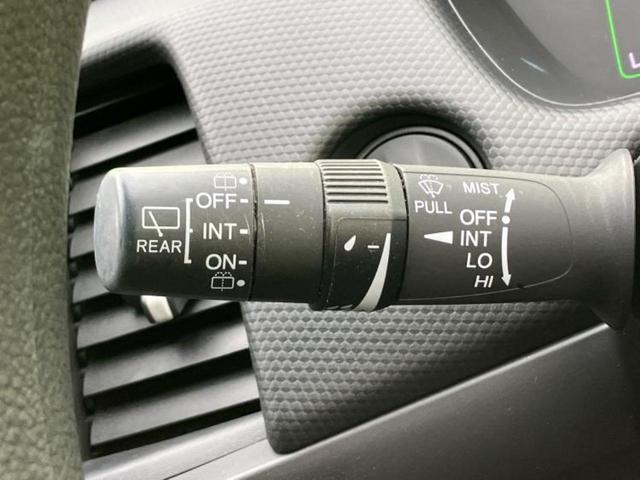 フィット eHEVベーシック 新品タイヤ/保証書/衝突安全装置/車線逸脱防止支援システム/ヘッドランプ LED/ETC/EBD付ABS/横滑り防止装置/アイドリングストップ/クルーズコントロール/エアバッグ 運転席 レーンアシスト(13枚目)