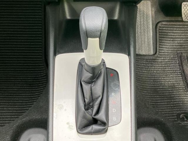 フィット eHEVベーシック 新品タイヤ/保証書/衝突安全装置/車線逸脱防止支援システム/ヘッドランプ LED/ETC/EBD付ABS/横滑り防止装置/アイドリングストップ/クルーズコントロール/エアバッグ 運転席 レーンアシスト(14枚目)