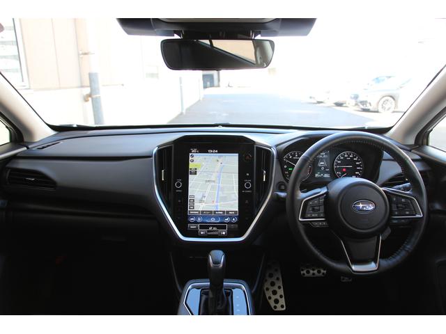 クロストレック リミテッド　元当社社用車　１１．６インチディスプレイナビ　３Ｄデジタルマルチビューモニター　リヤビークルディテクション　ドライバーモニタリングシステム　シートポジションメモリー　Ｘ－ＭＯＤＥ　ステリング連動ヘッドランプ　シートヒーター　ステアリングヒーター（6枚目）