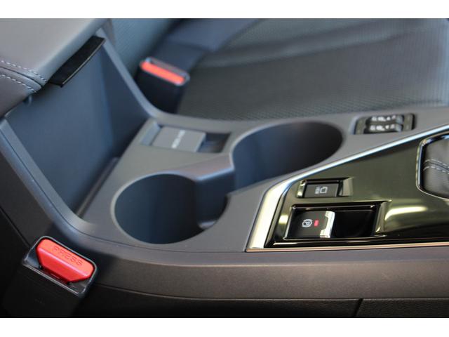 クロストレック リミテッド　元当社社用車　１１．６インチディスプレイナビ　３Ｄデジタルマルチビューモニター　リヤビークルディテクション　ドライバーモニタリングシステム　シートポジションメモリー　Ｘ－ＭＯＤＥ　ステリング連動ヘッドランプ　シートヒーター　ステアリングヒーター（18枚目）