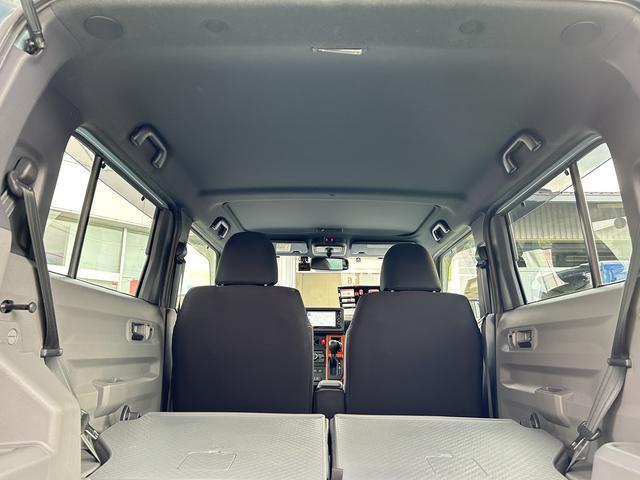 シートを倒せば広い荷室