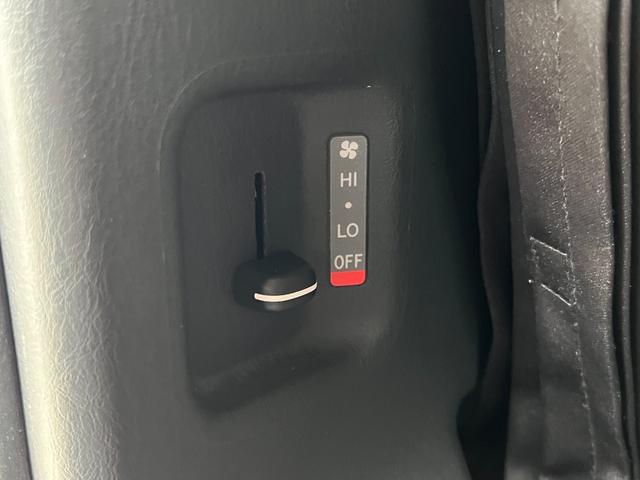 ハイエースワゴン GL アイシート2脚 新品Weds16AW 4WD 社外オートステップ SDナビ バックモニター 後席モニター パワスラ ETC ミラー一体型バックモニター(61枚目)