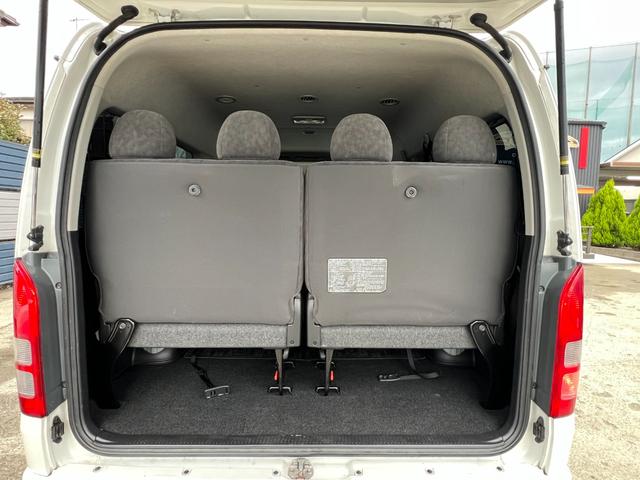 ハイエースワゴン ＧＬ　リフトアップ　４ＷＤ　ＲＡＹＳ１６ＡＷ　マッドタイヤ　社外バンパーガード　オーバーフェンダー　社外ＳＤナビ　バックモニター　後席モニター　パワスラ　ＥＴＣ（22枚目）