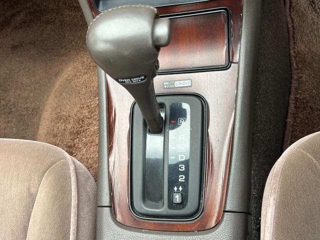 ローレル メダリスト 新品スターシャーク14AW タイヤ 新品社外車高調 純正オーディオ パワーウィンドウ 電格ミラー オートライト(38枚目)