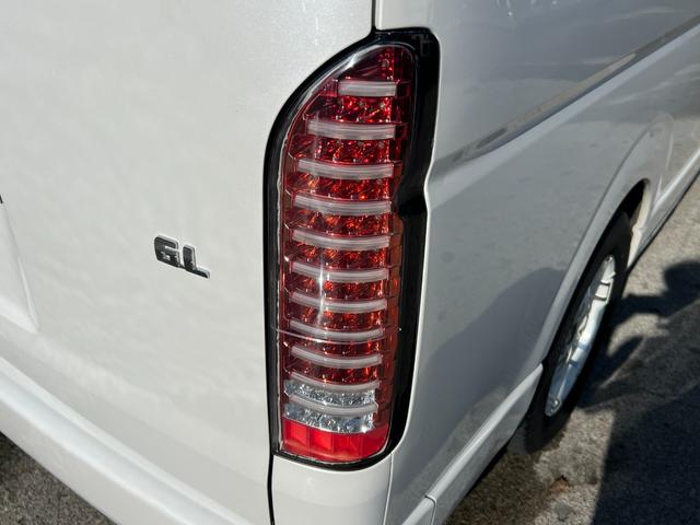 ハイエースワゴン ＧＬ　内装架装　ｉＳｅａｔ２脚　社外エアロ　ＭＫＷ１６ＡＷ　ローダウン　社外ＳＤナビ　バックモニター　１０．１型後席モニター　ＥＴＣ　パワスラ　前後式ドラレコ（10枚目）