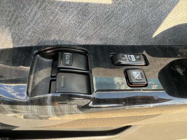 ハイエースワゴン ＧＬ　内装架装　ｉＳｅａｔ２脚　社外エアロ　ＭＫＷ１６ＡＷ　ローダウン　社外ＳＤナビ　バックモニター　１０．１型後席モニター　ＥＴＣ　パワスラ　前後式ドラレコ（56枚目）