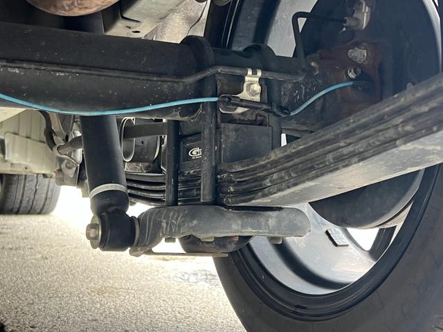 ハイエースワゴン ＧＬ　内装架装　ベッドキット　社外１８ＡＷ　オーバーフェンダー　ローダウン　社外テール　社外１１型ナビ　バックモニター　１０．２型後席モニター　ドラレコ付デジタルインナーミラー　ＥＴＣ　パワスラ社外レーダー（10枚目）