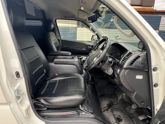 ハイエースワゴン ＧＬ　内装架装　ベッドキット　社外１８ＡＷ　オーバーフェンダー　ローダウン　社外テール　社外１１型ナビ　バックモニター　１０．２型後席モニター　ドラレコ付デジタルインナーミラー　ＥＴＣ　パワスラ社外レーダー（12枚目）