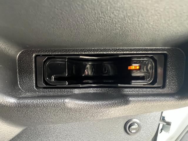 ハイエースワゴン ＧＬ　内装架装　ベッドキット　社外１８ＡＷ　オーバーフェンダー　ローダウン　社外テール　社外１１型ナビ　バックモニター　１０．２型後席モニター　ドラレコ付デジタルインナーミラー　ＥＴＣ　パワスラ社外レーダー（56枚目）