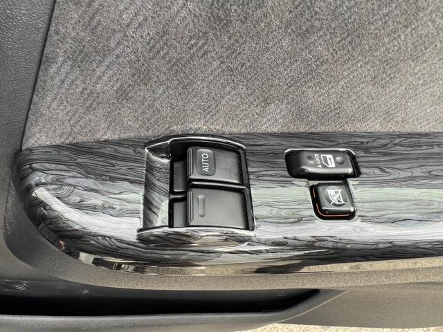 ハイエースワゴン ＧＬ　内装架装　ベッドキット　社外１８ＡＷ　オーバーフェンダー　ローダウン　社外テール　社外１１型ナビ　バックモニター　１０．２型後席モニター　ドラレコ付デジタルインナーミラー　ＥＴＣ　パワスラ社外レーダー（61枚目）