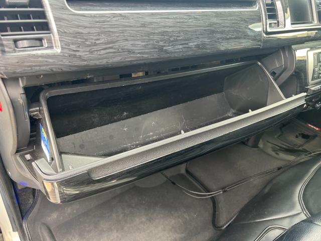 ハイエースワゴン ＧＬ　内装架装　ベッドキット　社外１８ＡＷ　オーバーフェンダー　ローダウン　社外テール　社外１１型ナビ　バックモニター　１０．２型後席モニター　ドラレコ付デジタルインナーミラー　ＥＴＣ　パワスラ社外レーダー（62枚目）